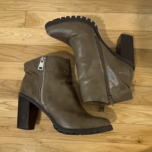 Mossimo Boots Womens 11 Ankle Booties Brown Faux Leather Zipper Heeled Casual
